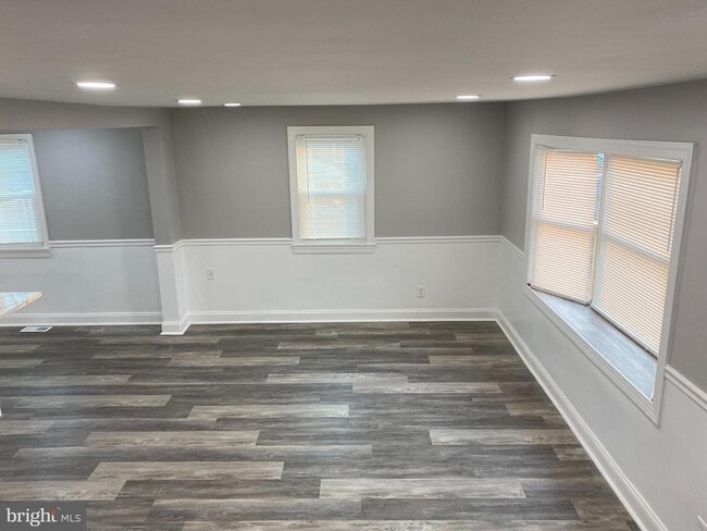 Primary Photo - 404 Abbott Rd