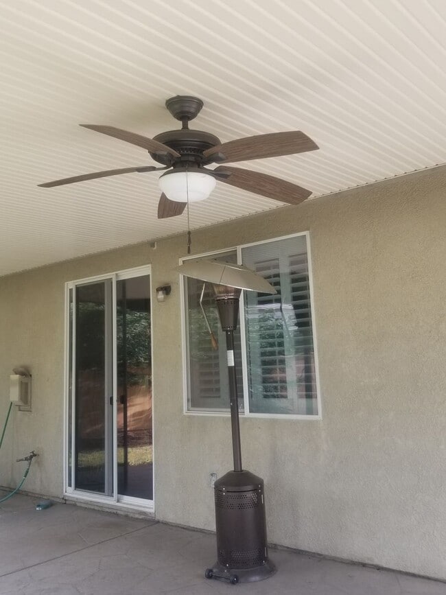 Building Photo - Nice single level Lincoln Crossing Home on...