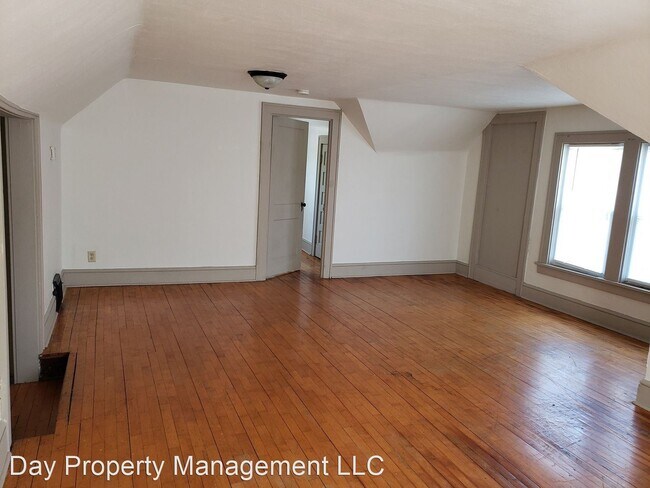 Building Photo - 1300 W Prospect Ave