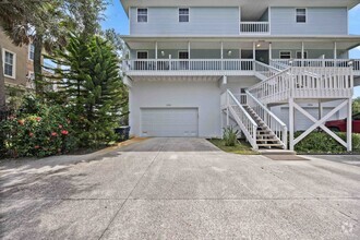 Building Photo - "Spacious 3-Bedroom Townhouse with Granite...