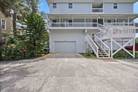 Building Photo - "Spacious 3-Bedroom Townhouse with Granite...