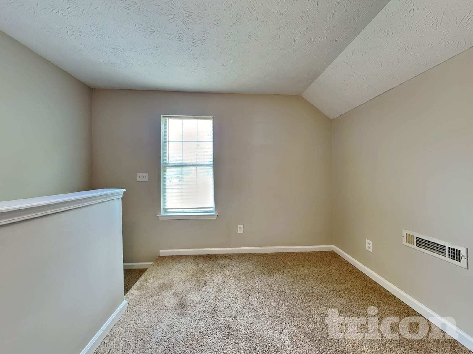 Building Photo - 225 Nina Cir