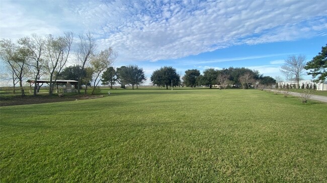 Building Photo - 32910 Morrison Rd