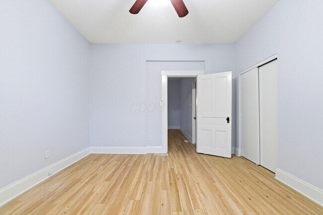 Building Photo - 19 E Mithoff St