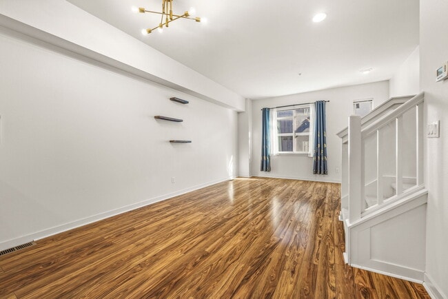 Building Photo - 2160 Yakima Ct