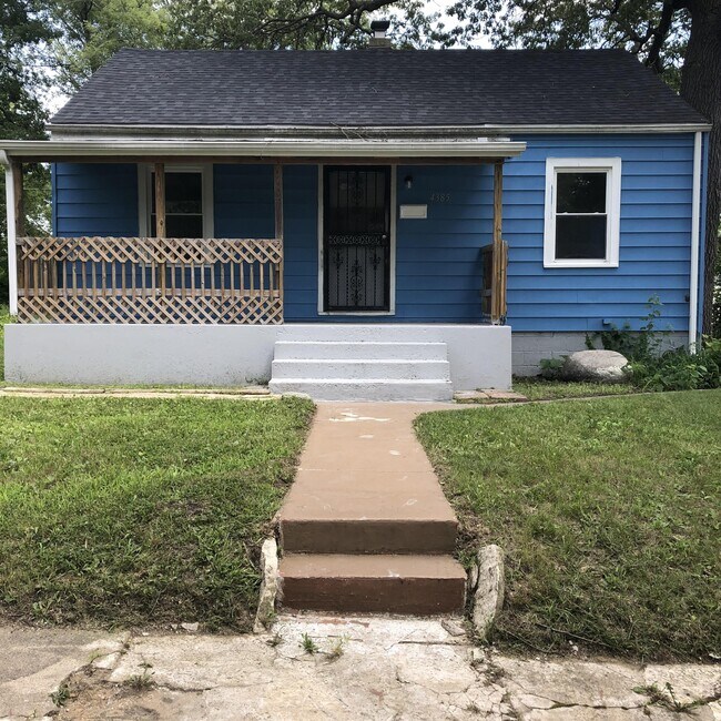 Primary Photo - 4385 Delaware St