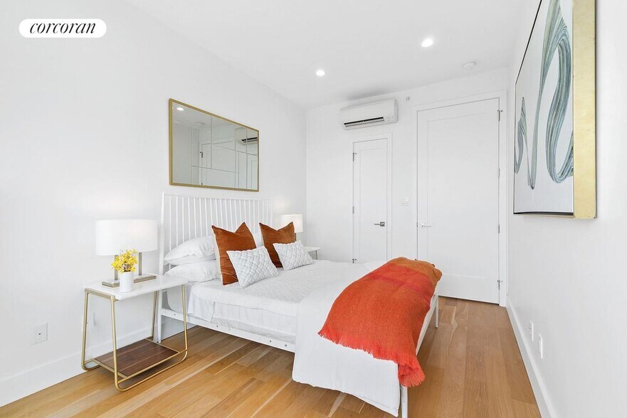 Building Photo - 322 Gates Ave