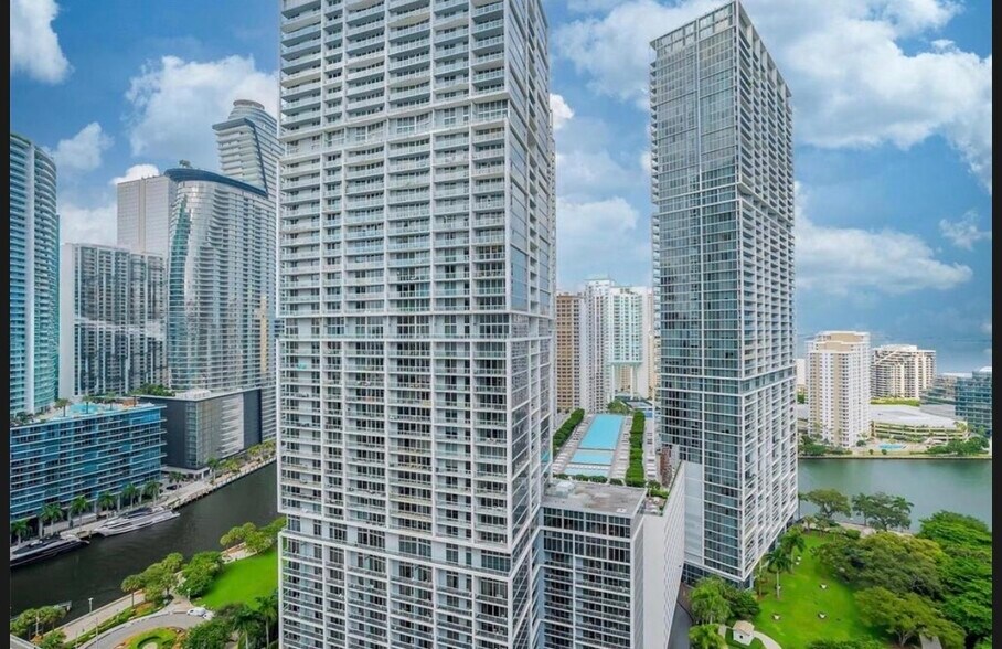 Building Photo - 500 Brickell Ave