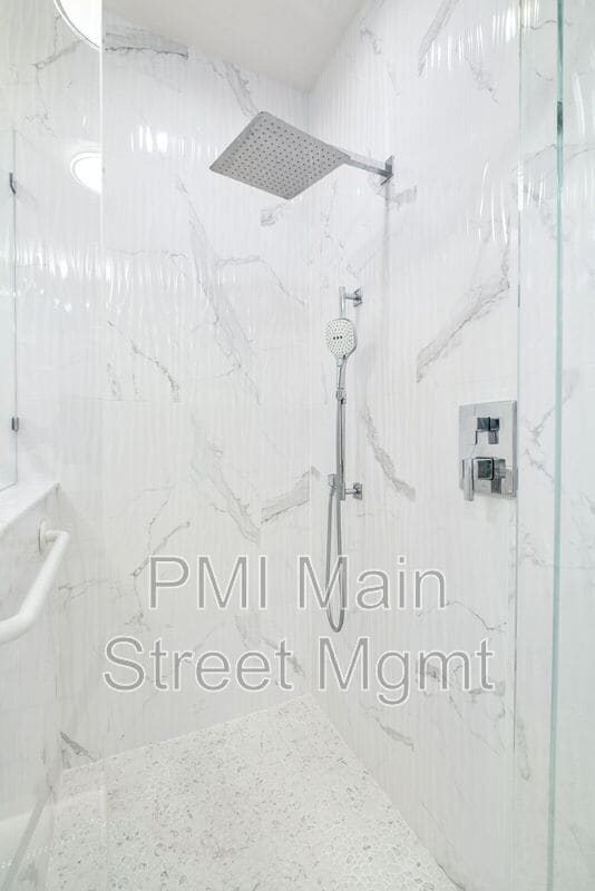 Building Photo - 689 Evening Sky Dr