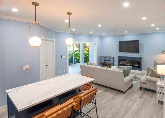 Building Photo - 4501 Fairway Dr N