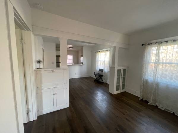 Building Photo - 1625 W 55th St