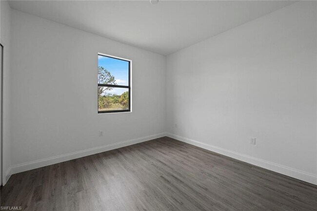 Building Photo - 351 Ranchito Ave
