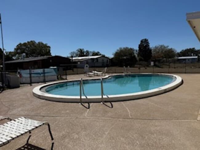 Building Photo - Great home with lots of space!