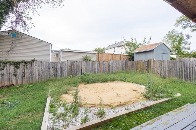 Building Photo - Cozy 3 BR/2 BA Single-Family Home in Halet...