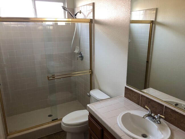 Building Photo - Well Maintained Stoneridge West Village Home!