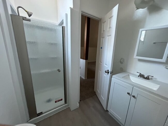 Building Photo - Large 2 Bedroom with a loft!