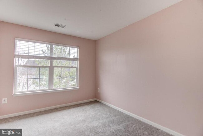 Building Photo - 7700 Duneiden Ln