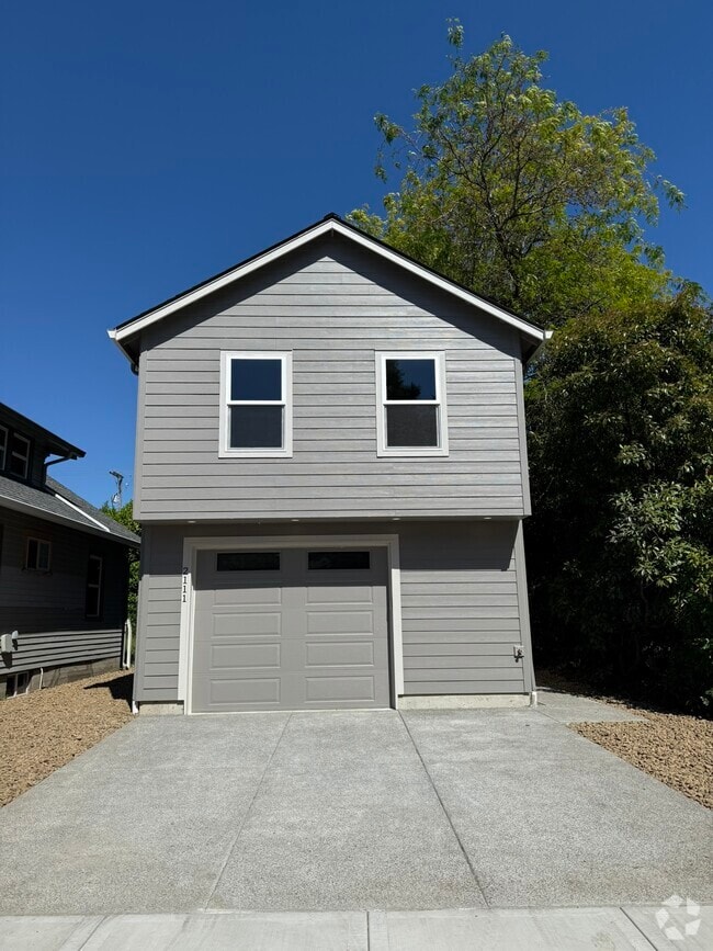 Building Photo - 2111 E Mill Plain Blvd