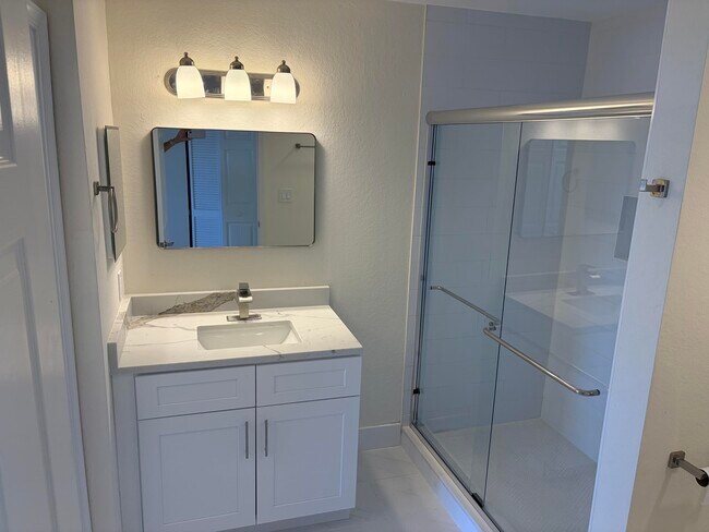 Building Photo - 1801 N Flagler Dr