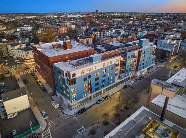 Building Photo - 301 Border St