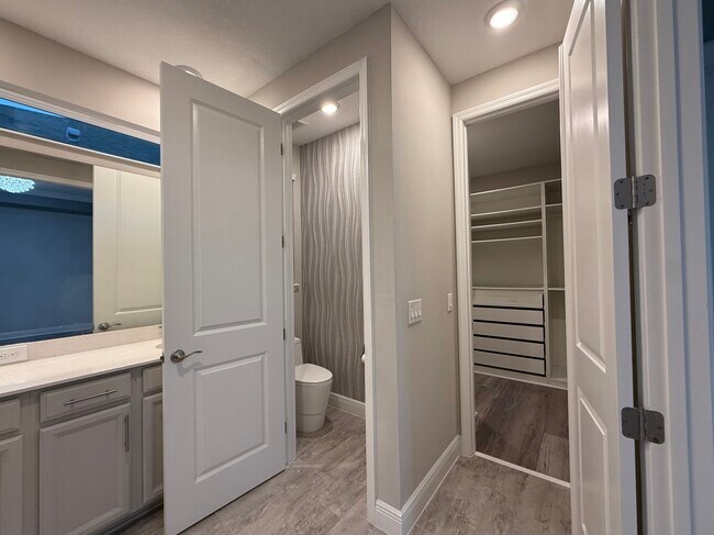 Building Photo - 1943 Standing Rock Cir