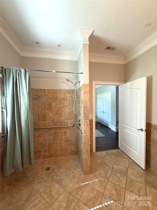 Building Photo - 14019 Thompson Rd