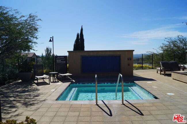 Building Photo - 20607 W Chestnut Cir