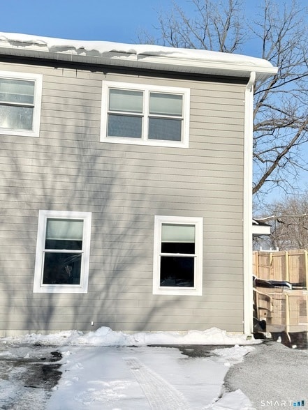 Building Photo - 29 E Main St