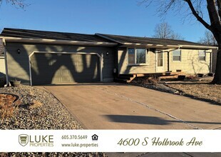 Building Photo - Spacious 4 bedroom home for rent in Sioux ...