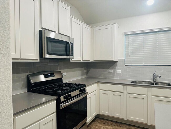 Building Photo - 6717 Hartlage St