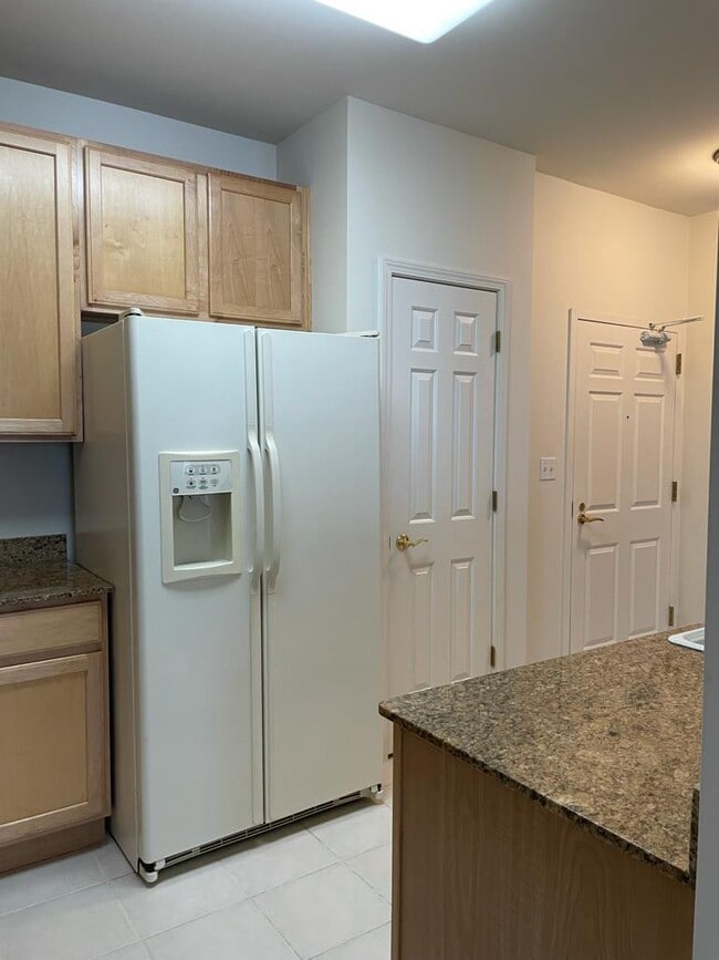 Building Photo - 1914 Farnsworth Ln