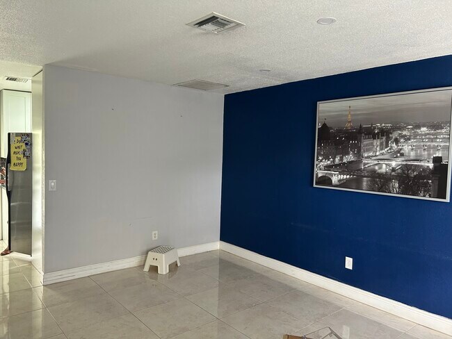 Building Photo - 5804 S Bond Dr