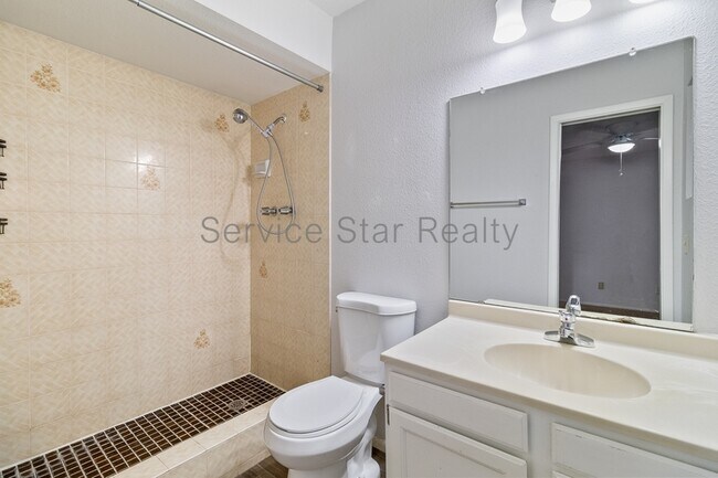 Building Photo - 3033 N 37th St