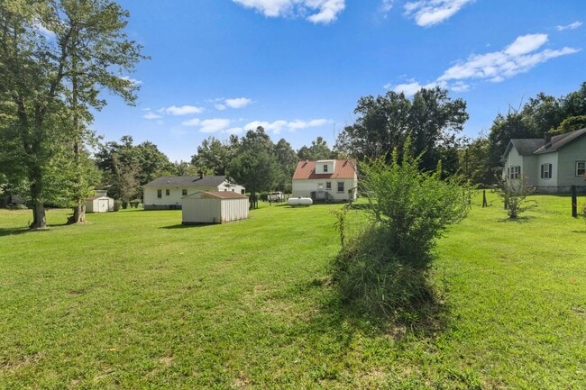 Building Photo - Newly Remodeled 3-Bedroom Home in Town of Blackstone!