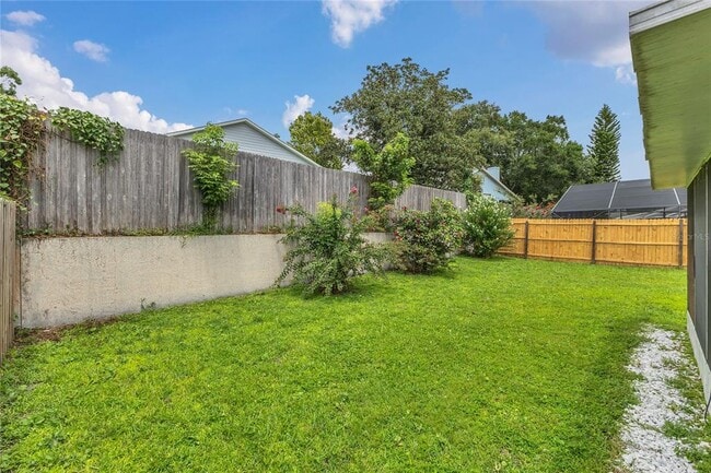 Building Photo - 1052 Dees Dr