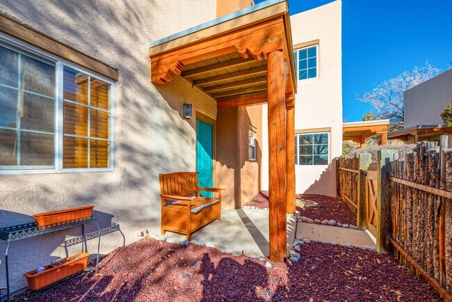 Building Photo - Available Now this Lovely One Bedroom Condo