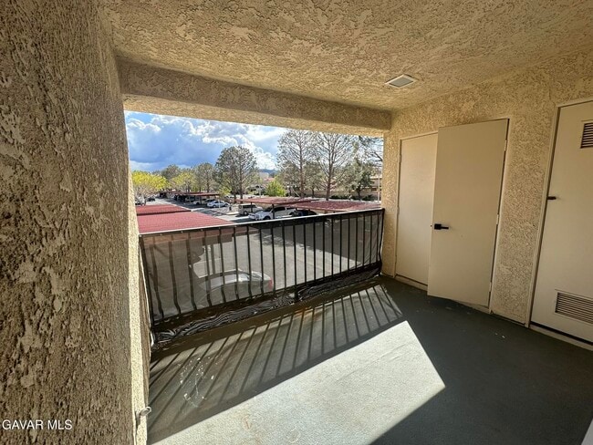 Building Photo - 2554 Olive Dr