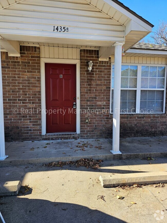 Building Photo - Cute 3B/2B Duplex on South Side!