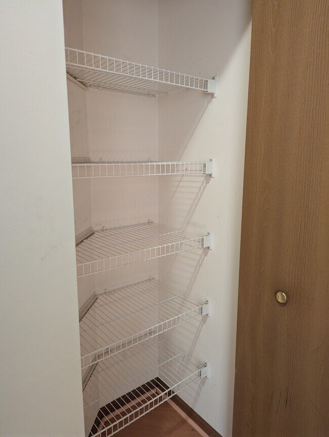 Building Photo - 2905 Kentshire Cir