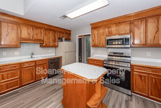 Building Photo - 458 Planters Trace Dr
