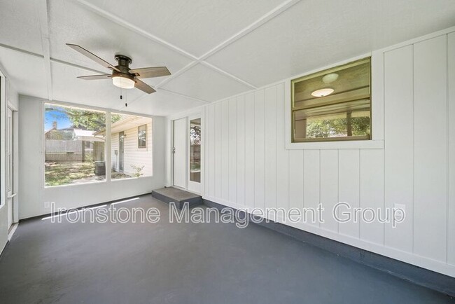 Building Photo - 8405 S Kalanchoe Ave