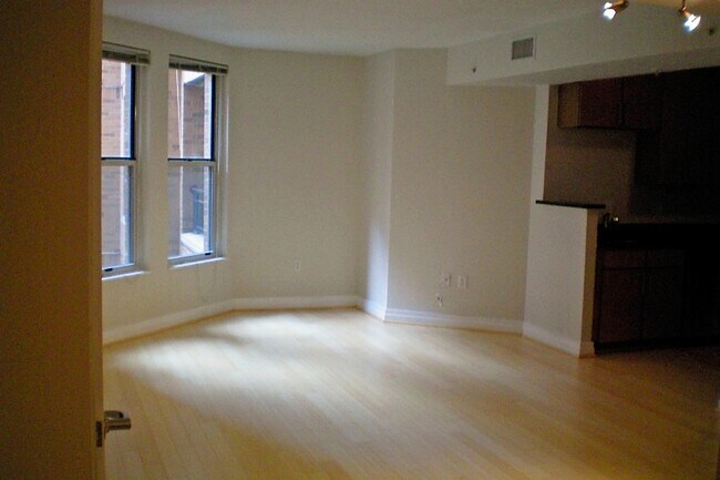 Building Photo - 915 E St NW