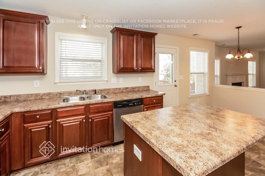 Building Photo - 4169 Kenwood Trail