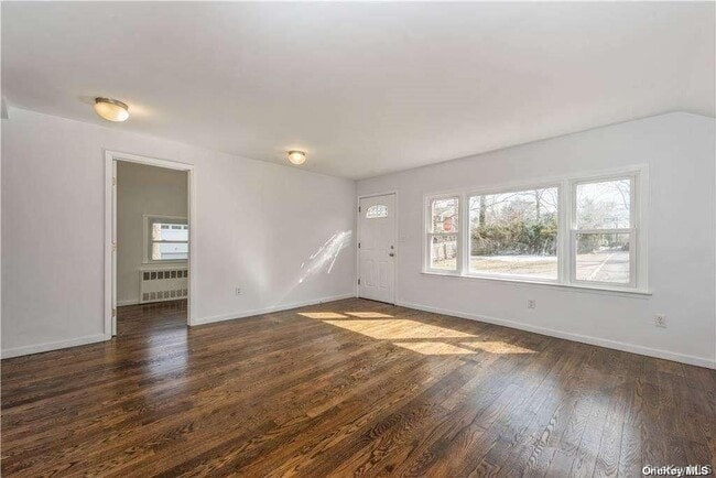 Building Photo - 32 Grove St