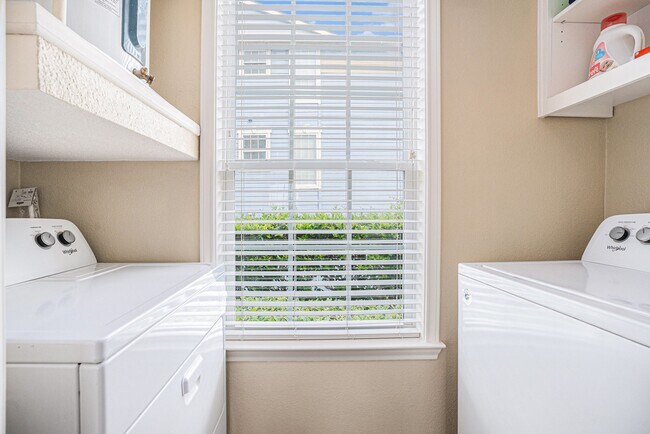 Building Photo - 7000 Seawall Blvd