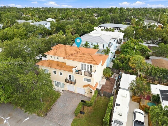 Building Photo - 913 SW 8th St
