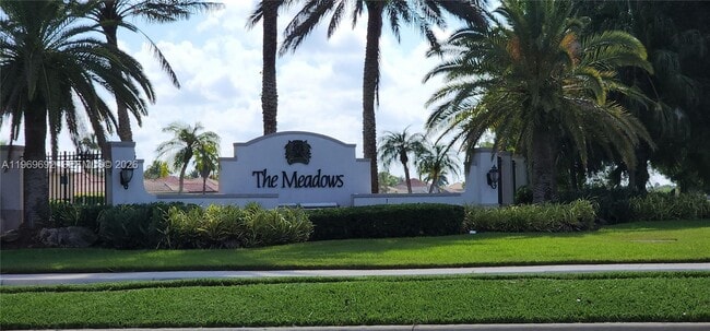 Building Photo - 833 Vista Meadows Dr