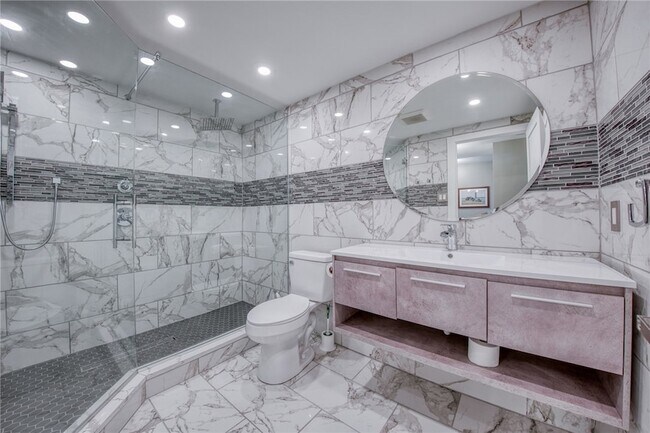 Building Photo - 320 Fort Duquesne Blvd