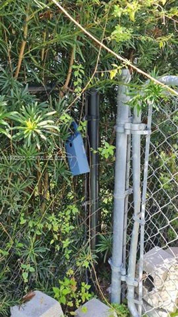 Building Photo - 6130 SW 64th Ave