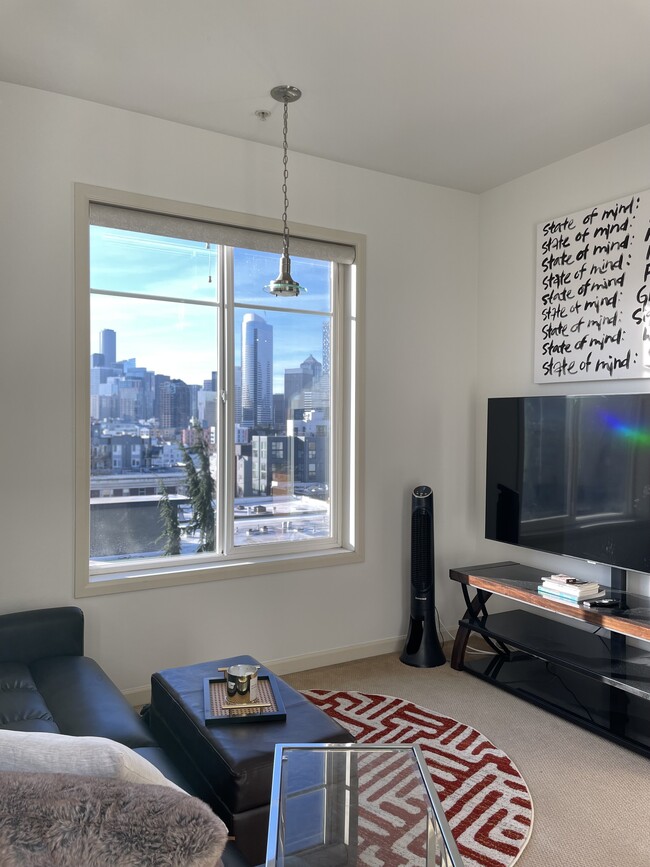 Building Photo - 124 Bellevue Ave E